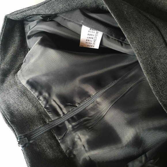 Mfrannie New Suit - includes blouse, skirt and blazer - Picture 8 of 16